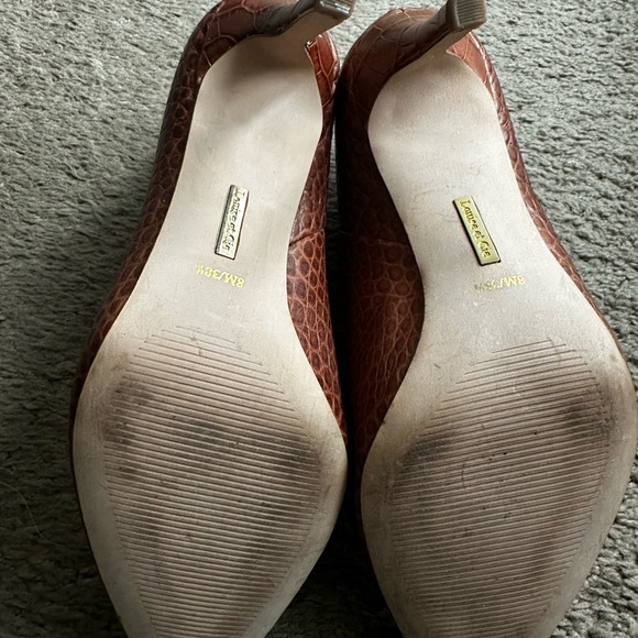 Louise et Cie Lo-Sana Booties - Size 8 - Picture 6 of 9